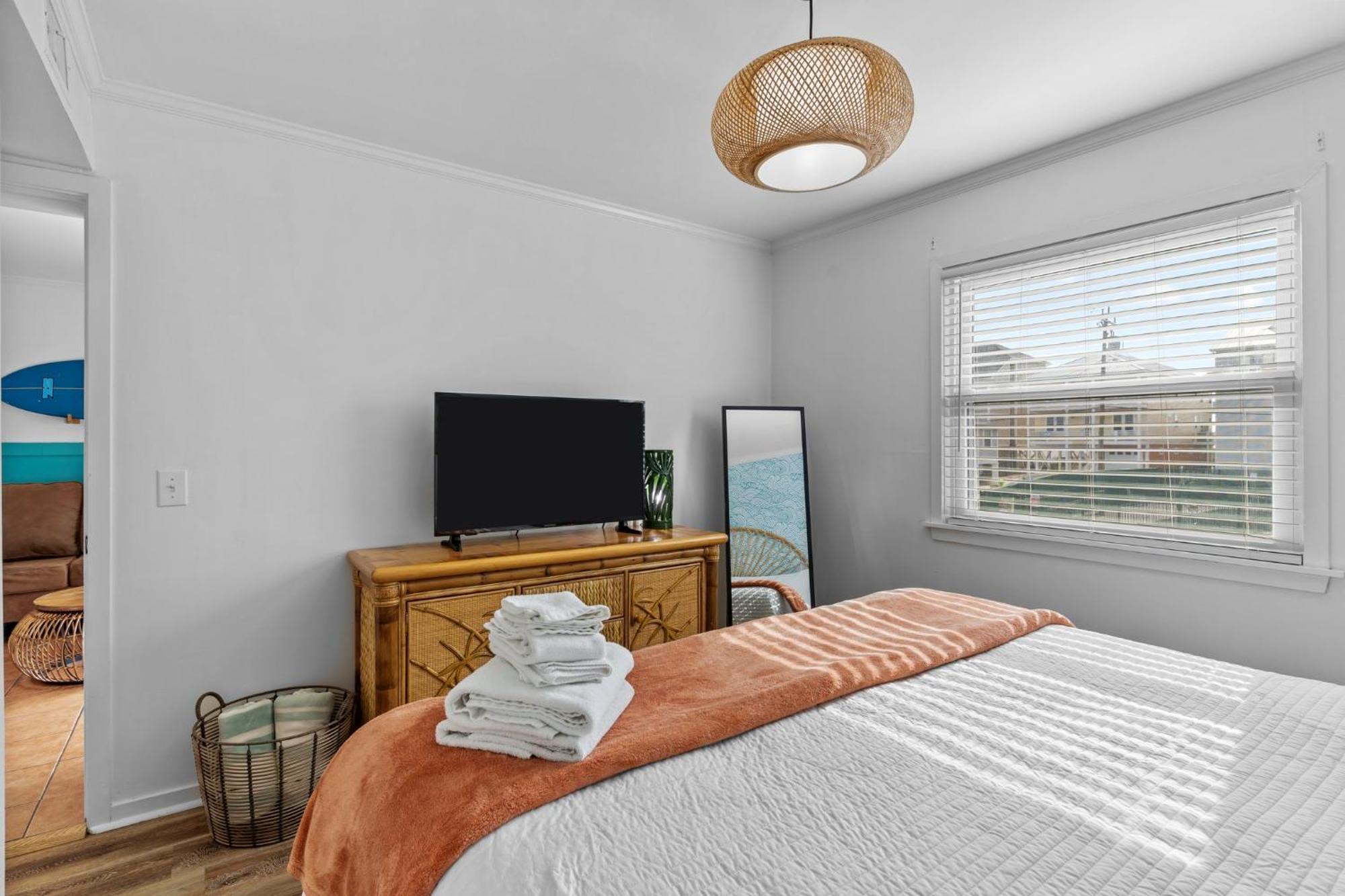Hang Ten Hideaway, Pool, Condo, Parking - 6 Person Max Occupancy 캐롤라이나비치 외부 사진