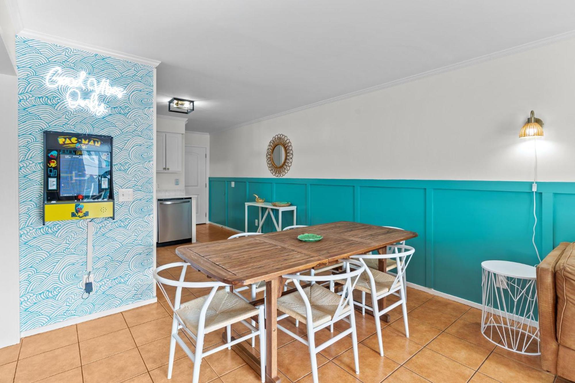 Hang Ten Hideaway, Pool, Condo, Parking - 6 Person Max Occupancy 캐롤라이나비치 외부 사진
