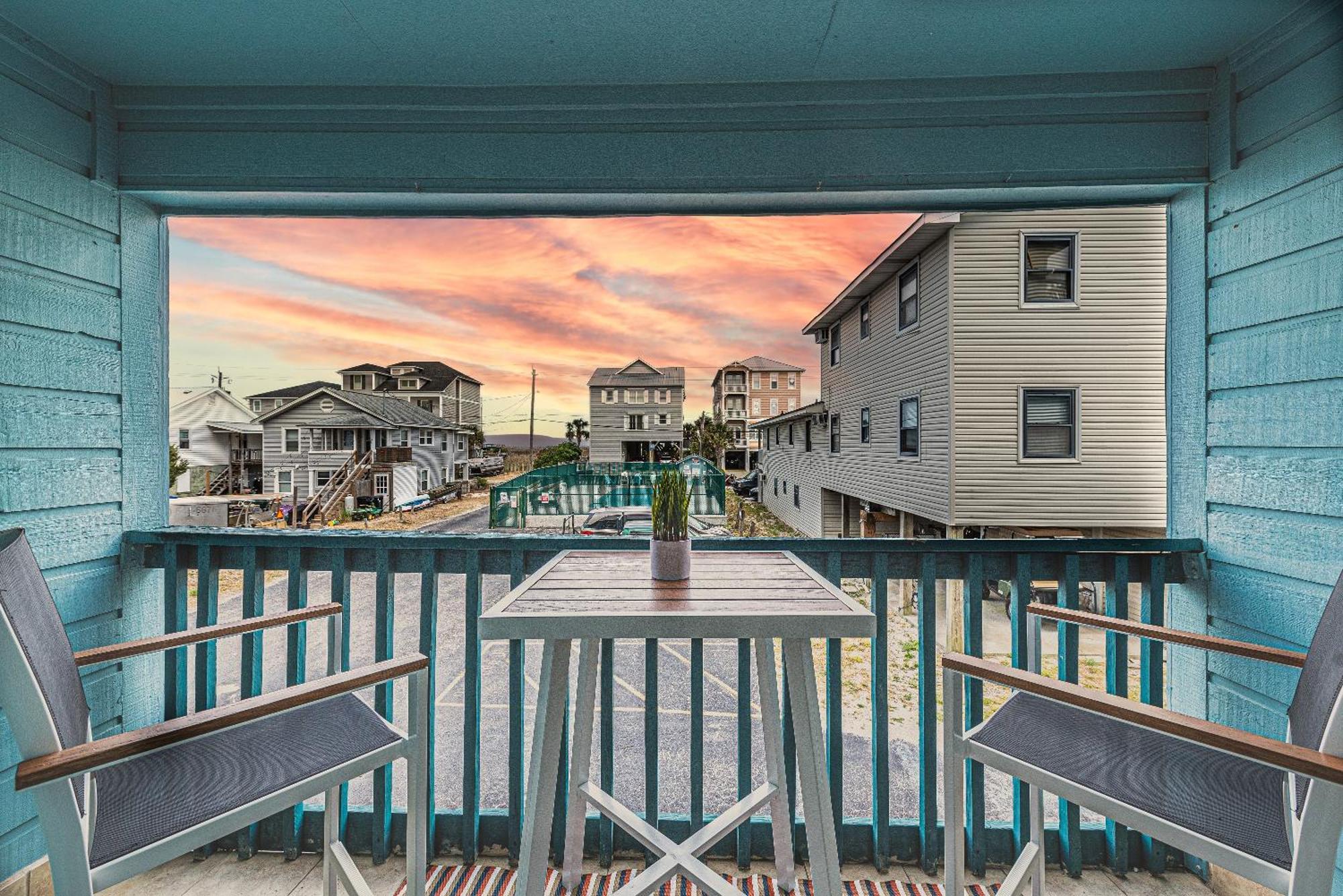 Hang Ten Hideaway, Pool, Condo, Parking - 6 Person Max Occupancy 캐롤라이나비치 외부 사진